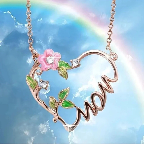 Heart Shaped Mom Pendant Necklace - Picture 5 of 5